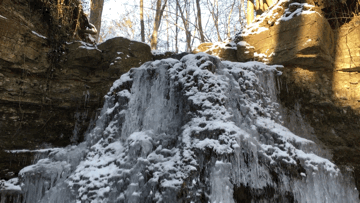 vereister Wasserfall